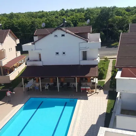 לינה וארוחת בוקר Kalpe Houses